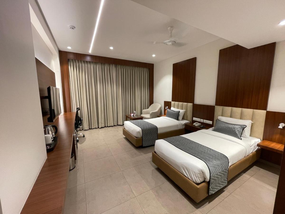 Jubilee Park Hotel Hyderabad Exterior foto